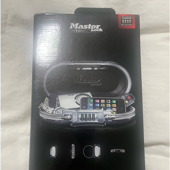 NWT- Master Lock safe space container - perfect for travel, dorm rooms, etc - Picture 1 of 3